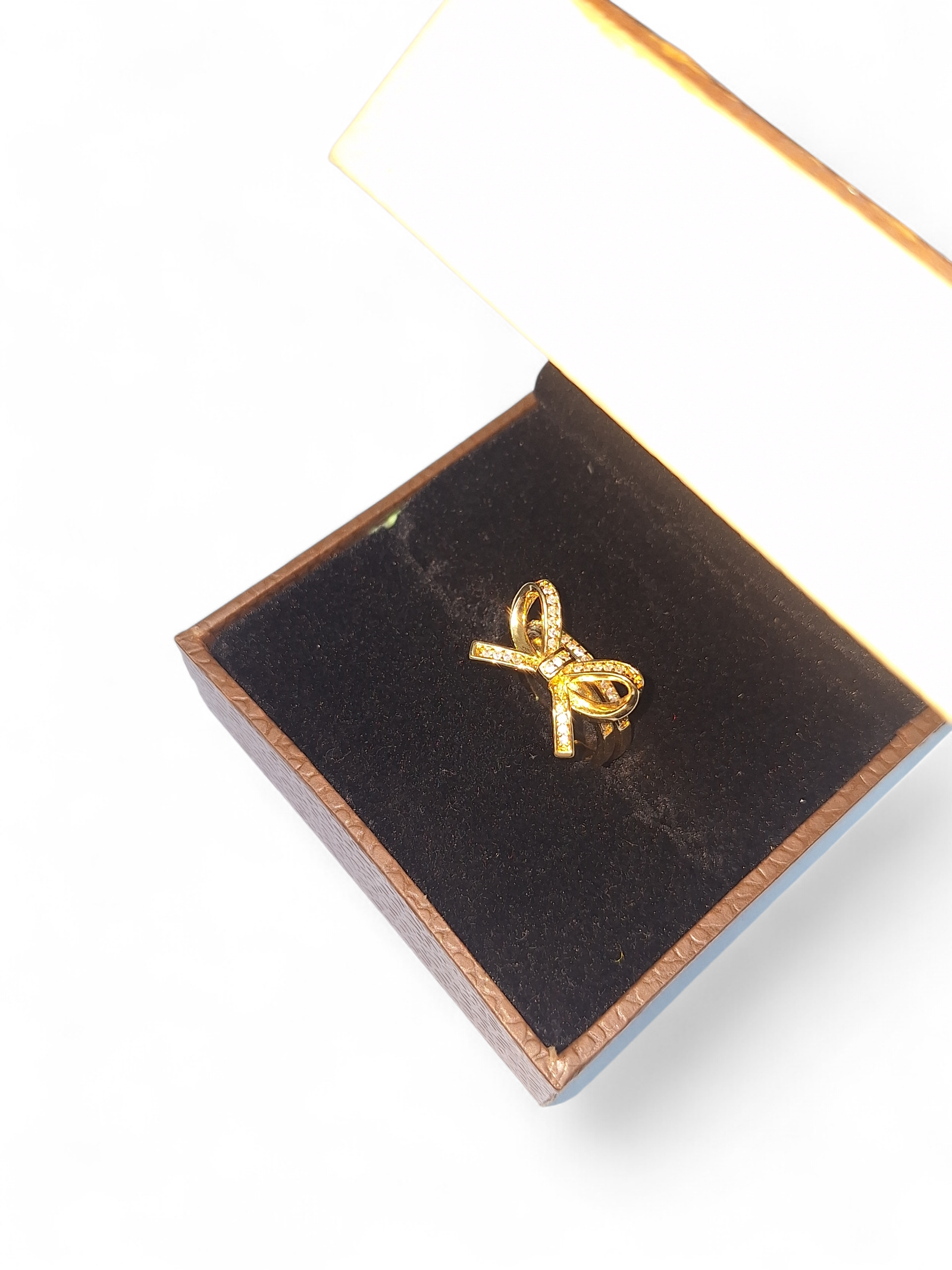 Sandhyora Demifine Gold Bow knot Ring - Image 5