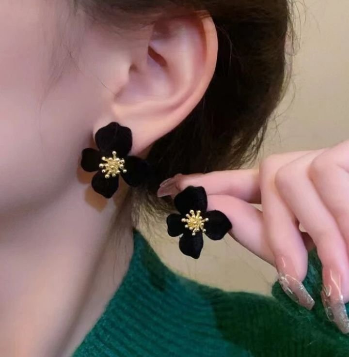 Korean Earring Black Flower - Image 3